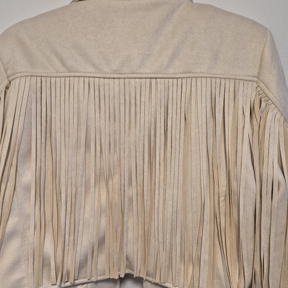 Wisteria Lane Faux Suede Cropped Fringed Jacket Beige Woman’s Sz M NWT - Picture 9 of 14